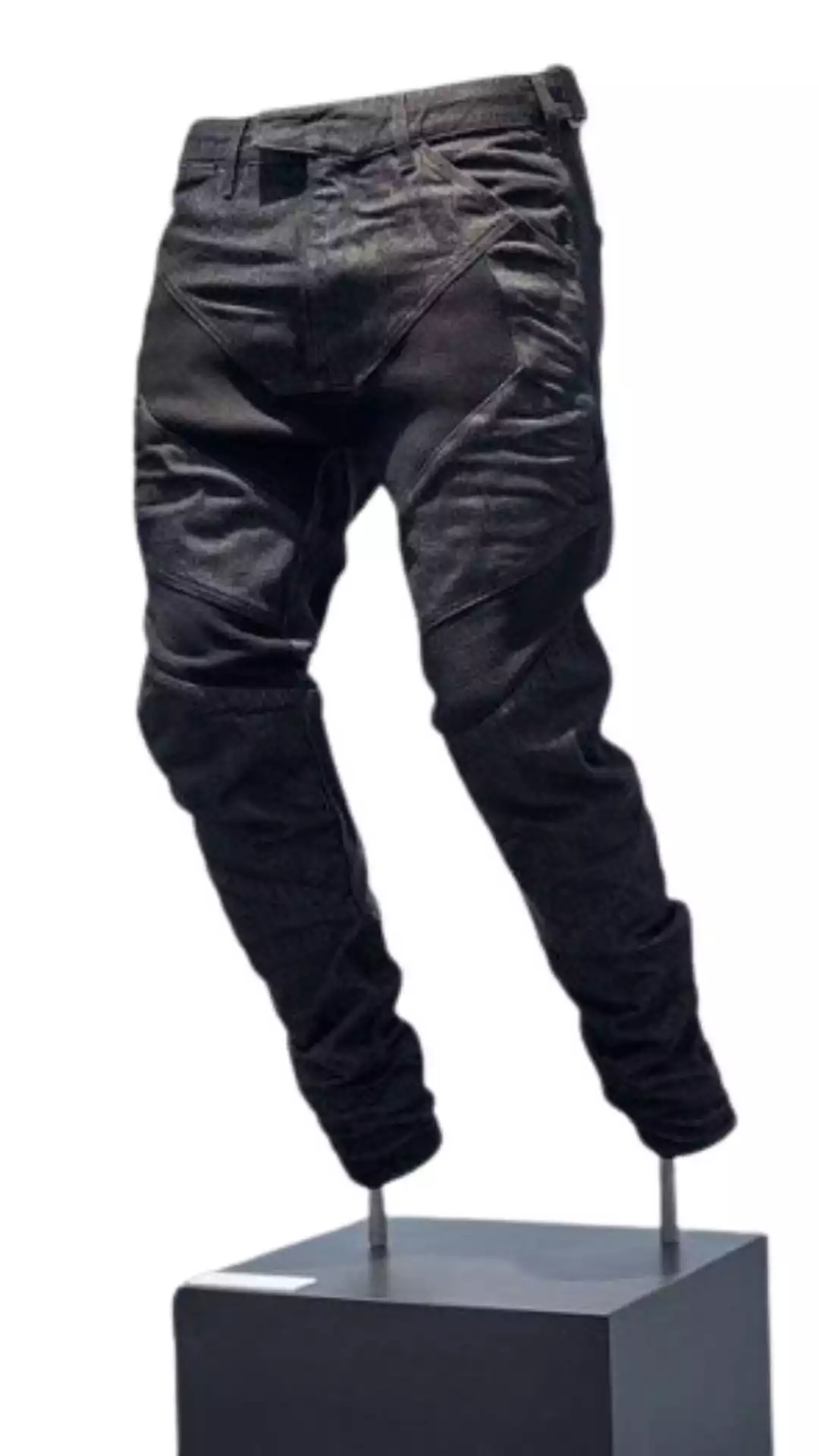 Pantolonluk Vitrin Mankeni